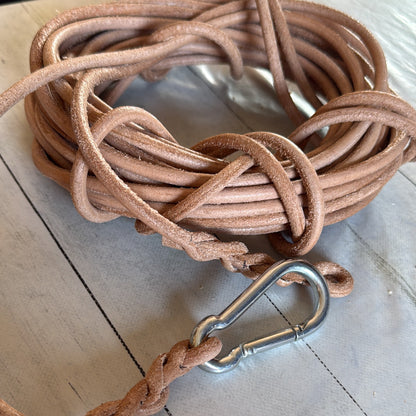 Longe en cuir pour mantrailing – Souplesse, précision et ressenti optimal
